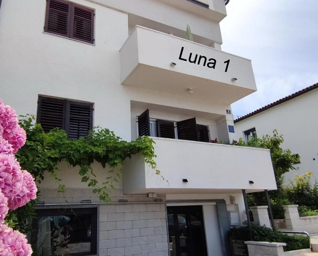Luna 1 Porec Luaran gambar
